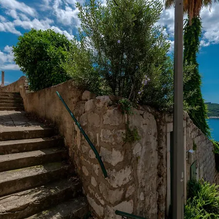 Niva 2- Stunning Sea View 2 Bedroom Apartment *