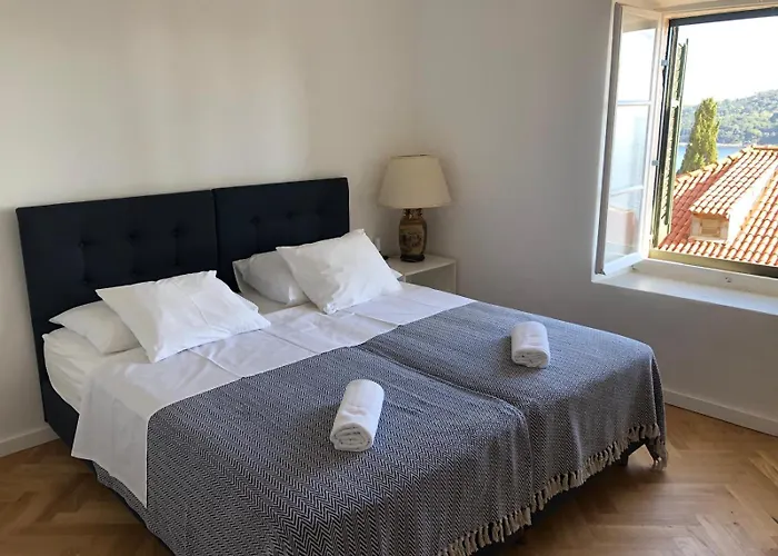 公寓 Niva 2- Stunning Sea View 2 Bedroom *